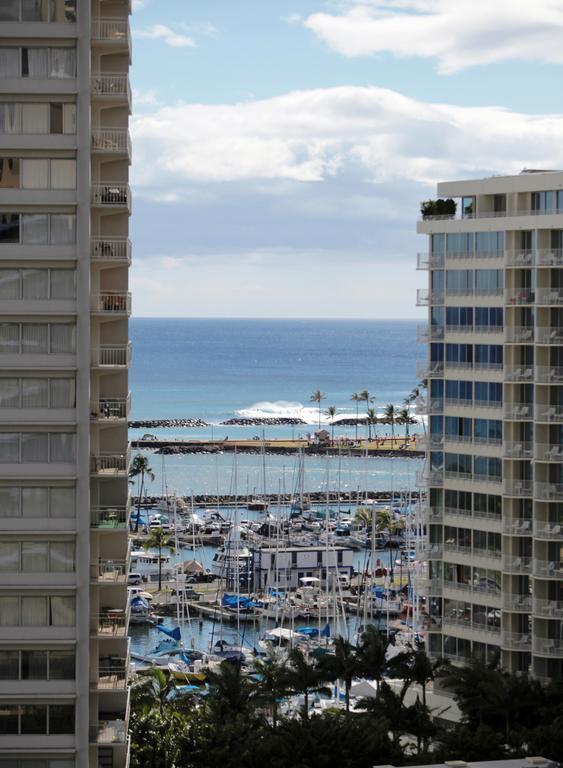 Ramada Plaza By Wyndham Waikiki Hotel 3*